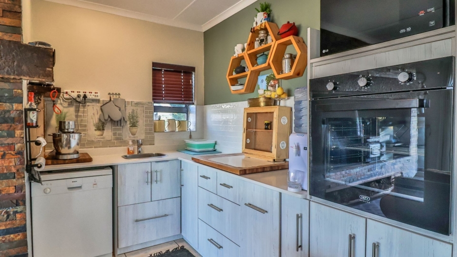 6 Bedroom Property for Sale in Franskraal Western Cape